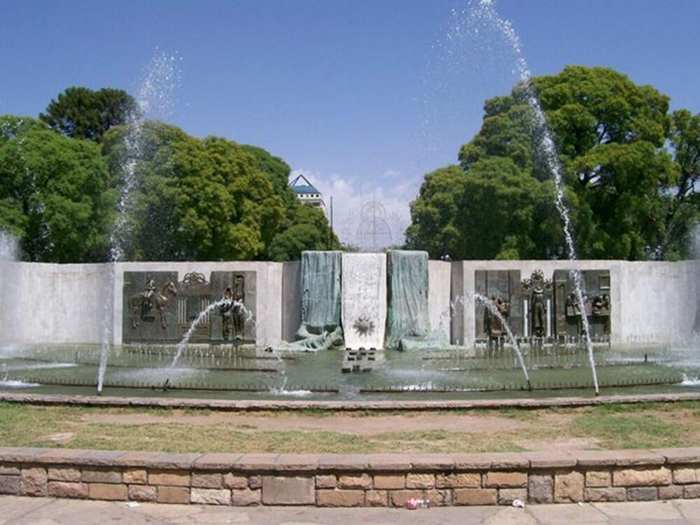 Fuente Mayor Hotel Centro Mendoza Exterior photo