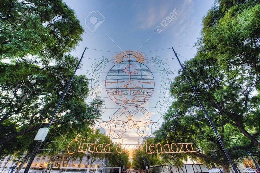 Fuente Mayor Hotel Centro Mendoza Exterior photo